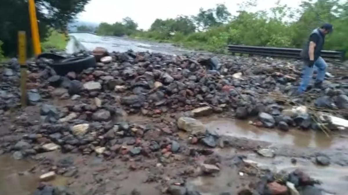 Por Lluvias Y Deslave De Rocas Cierran La Puebla Orizaba