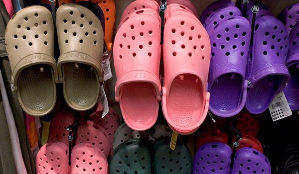 La compañía de calzado Crocs cierra plantas de producción en México - MTP  Noticias