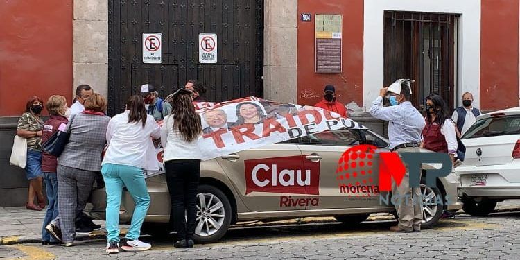Policías del municipio de Puebla cuidan a hermanos de Claudia Rivera en evento político (VIDEO)