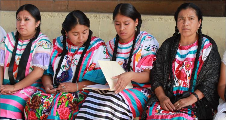 Pueblos de mujeres indígenas
