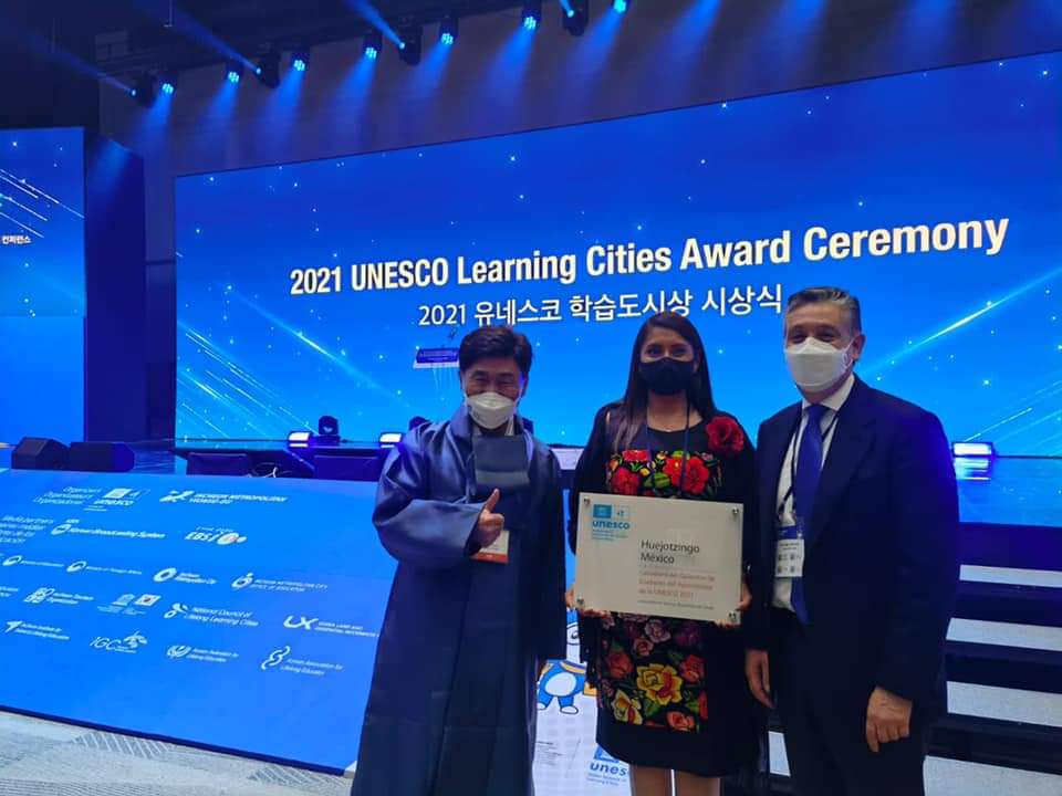 Angélica Alvarado, alcaldesa de Huejotzingo, recibe galardón de Unesco por Ciudades del Aprendizaje 