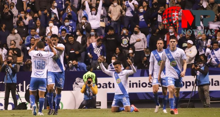 Club Puebla en partido vs. León