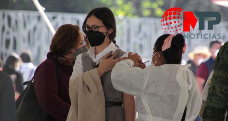 Vacunación de menores en Puebla