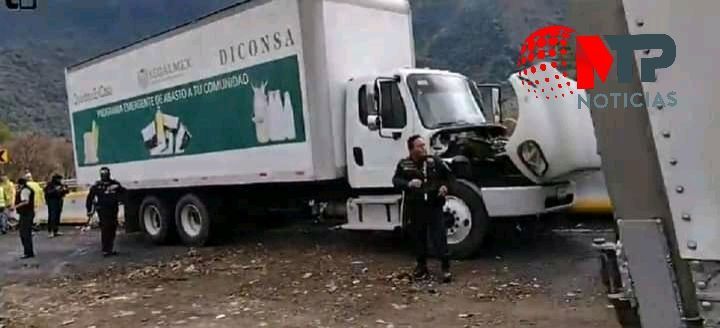 Rescatan a 38 migrantes, viajaban interior de un camión en la Orizaba-Puebla