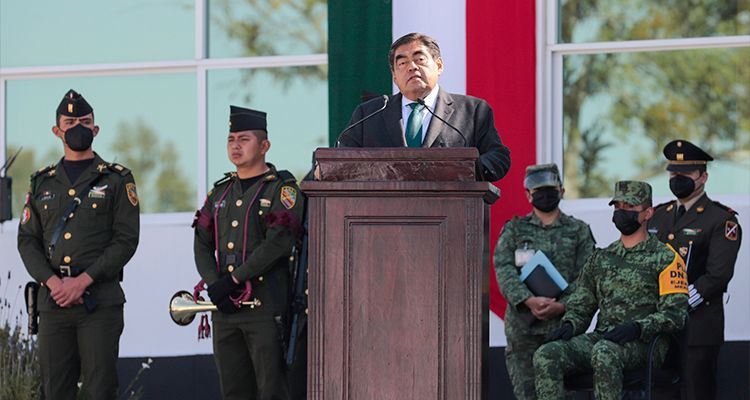 Barbosa destaca colaboración con el ejército en Puebla