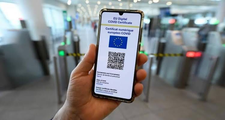 OMS planea sacar un pasaporte digital Covid-19