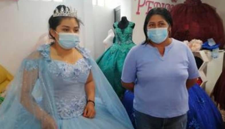 Habra fiesta Tienda regala vestido a quinceanera que perdio el suyo en combi