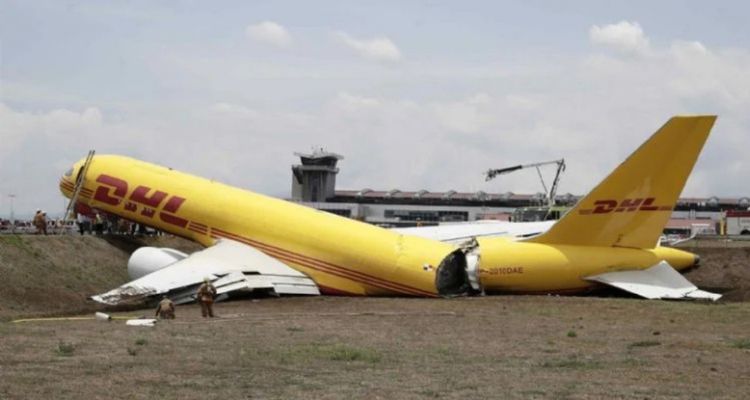 Avión de DHL se parte en Costa Rica