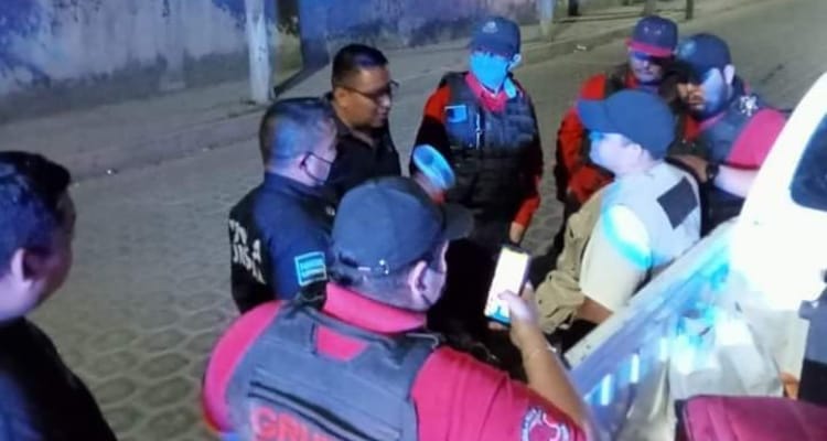 Policías detienen a periodista en Tehuacán