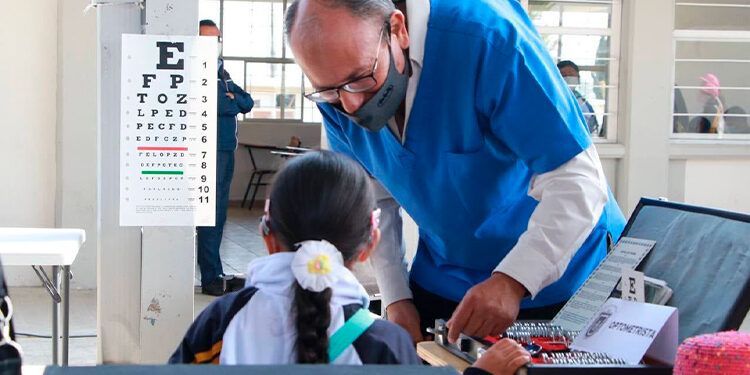 servicios de salud en centro escolar de Huejotzingo