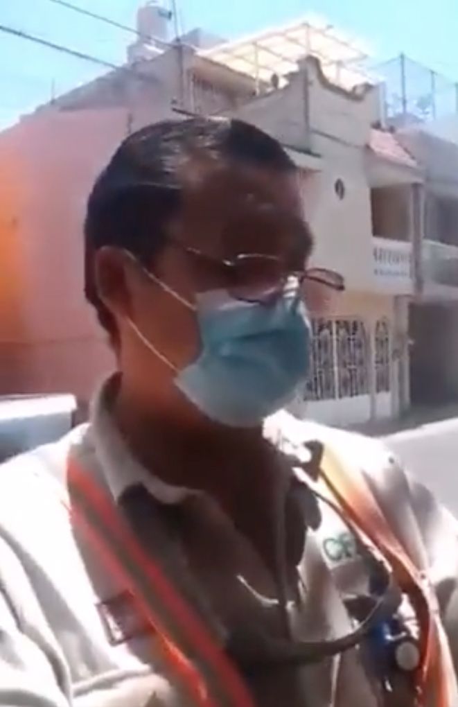 Trabajador de CFE apunala con desarmador a perrita; acusa que le mordio