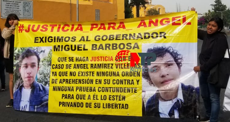 Exigen liberación de Ángel, detenido en Puebla