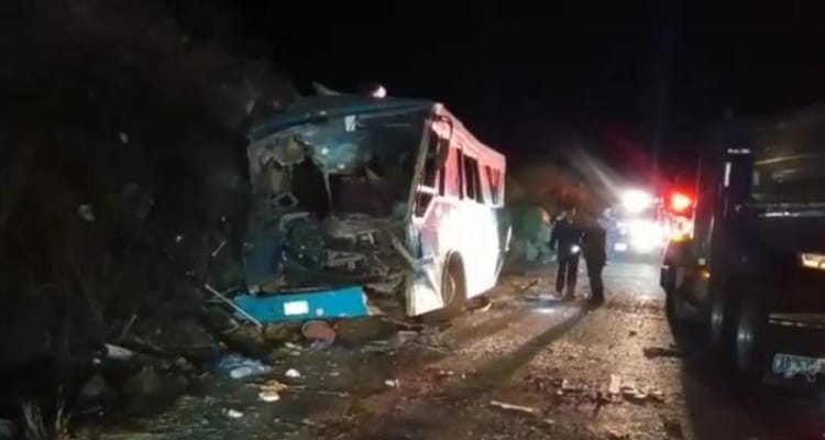 Vuelca autobús en Jalisco