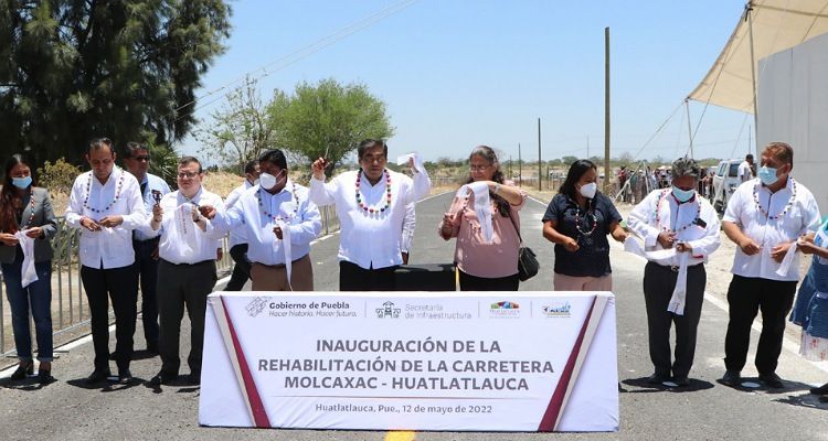 Barbosa inaugura obra en carretera Molcaxac-Huatlatlauca