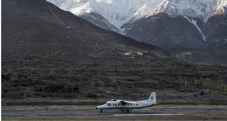 Desaparece avión en Nepal