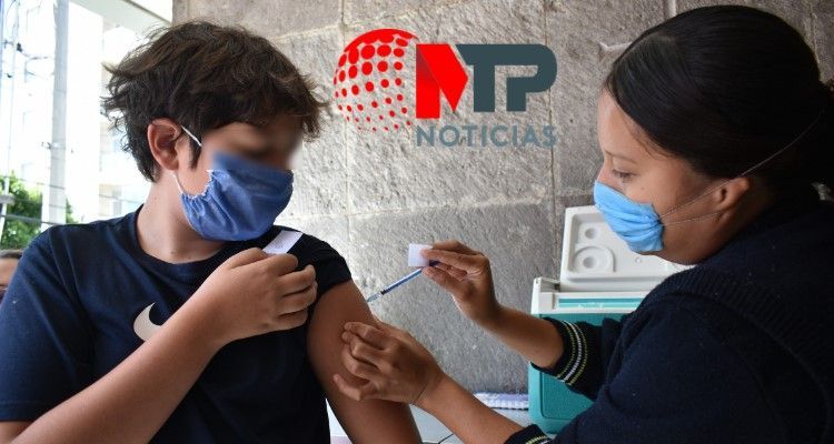 Vacunación en niños antes de clases en Puebla