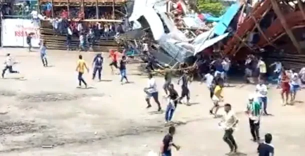 Asi fue el derrumbe de la plaza de toros en Colombia