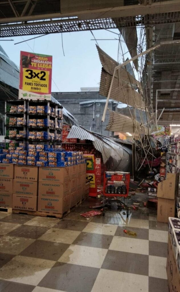 Asi se vivio el momento exacto en que colapsa techo de tienda Soriana