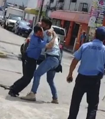 Captan pelea entre guardias y alumno en Villahermosa