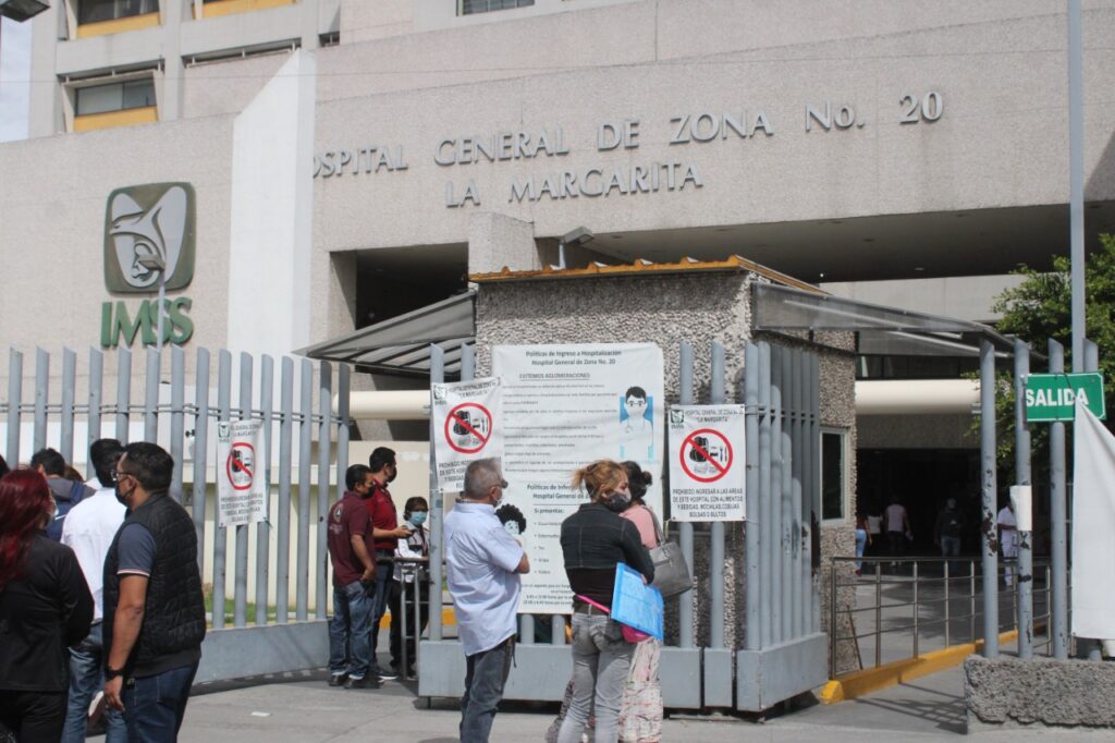 Otra vez el elevador del IMSS La Margarita deja personas atrapadas en Puebla