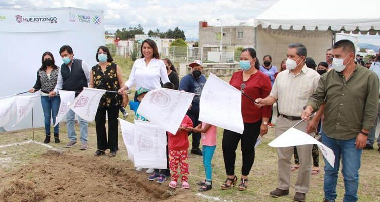 angelica alvarado construcción aula primaria