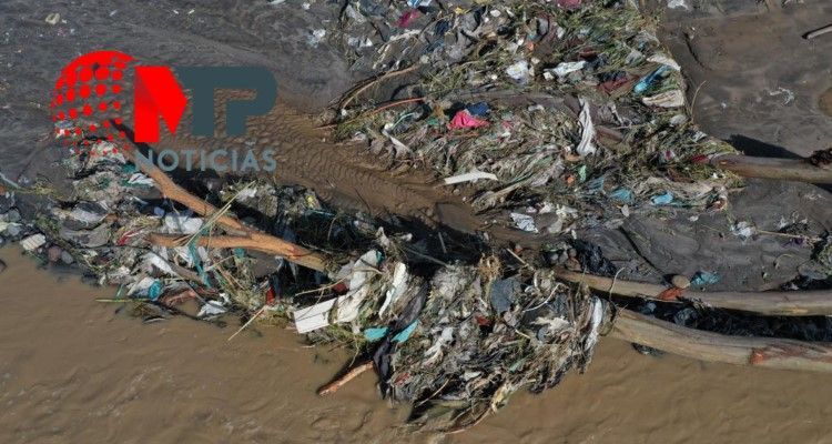 Juntan toneladas de basura en ríos y barrancas de Puebla