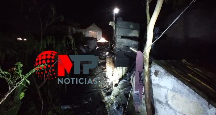 Incendio consume casa de abuelitos en Huauchinango