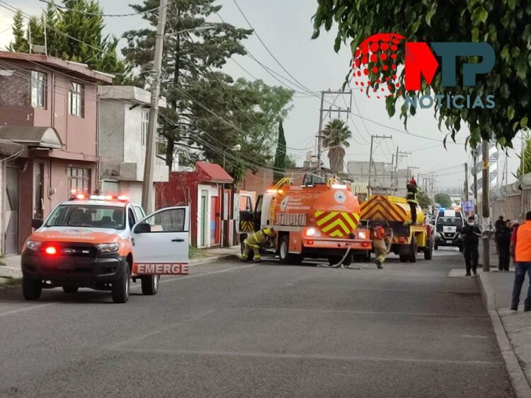 Tres lesionados, saldo de incendio en casa de Lomas de Castillotla