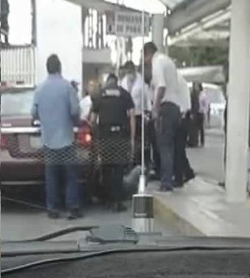 taxistas de la CAPU dan golpiza a supuesto conductor Uber