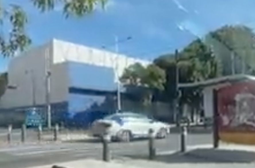 Captan en video a personal de la Fiscalía de Puebla cometiendo faltas viales