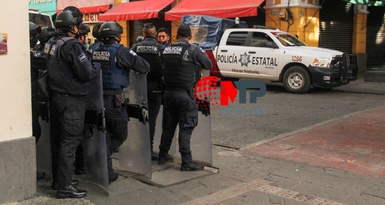 ambulantes-enfrentamiento-policias-centro-puebla3