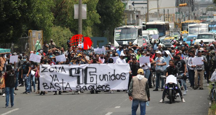 locatarios-protesta-46-poniente-puebla-trafico