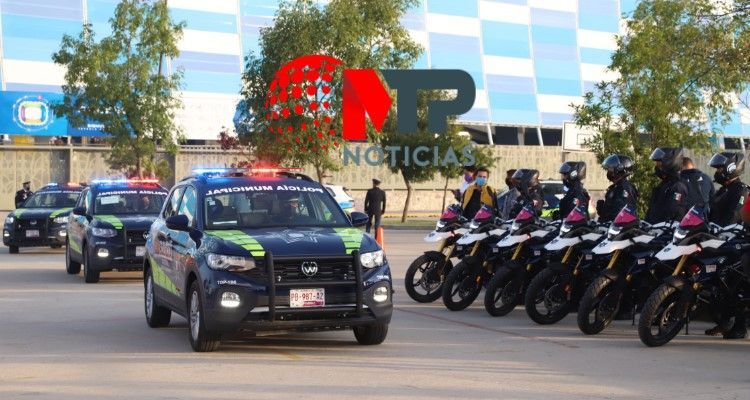 Entrega de patrullas en Puebla