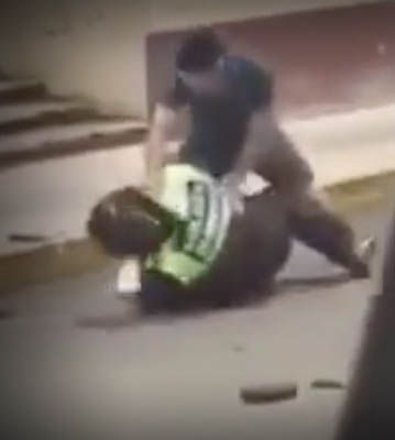 Conductor y transito protagonizan pelea callejera en Puebla