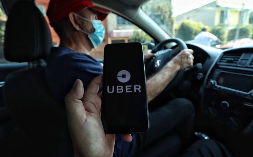 Joven ebrio toma Uber en Puebla y se queda dormido; termina en Veracruz