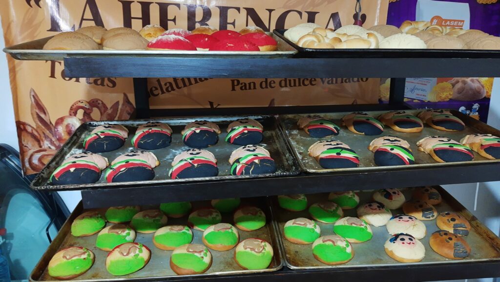 Panadería en Puebla lanza 'pejehojaldras' y roscas de AMLO: ¿dónde comprarlas?