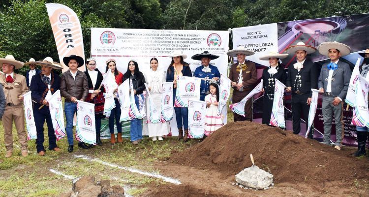 Porfirio Loeza encabeza inicio de obras del primer Lienzo Charro en Tlatlauquitepec