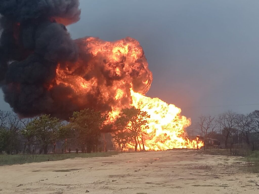 Se registra una fuerte explosion en un gasoducto de Pemex en Tabasco