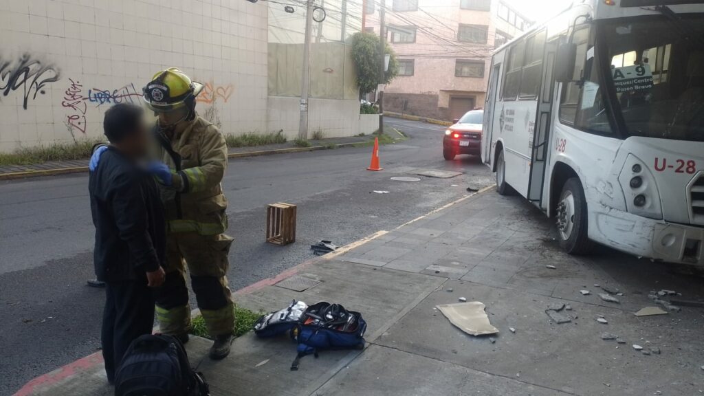 vivieron pasajeros el brutal choque entre RUTA y camioneta en Puebla