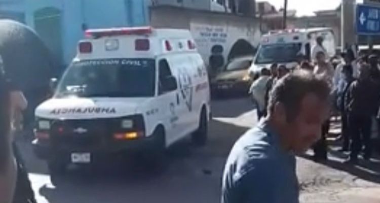 Borracho atropella a tres niños y una viejita antes de desfile en Apizaco