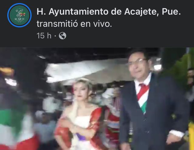 Edil de Acajete, Puebla, usa banda presidencial para el Grito de Independencia