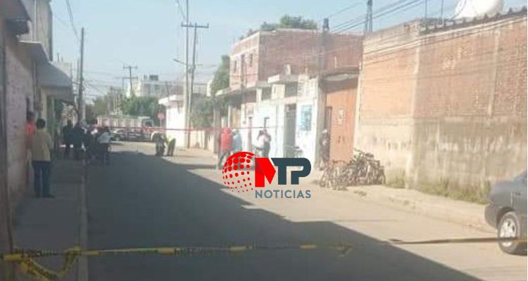 Niño muere atropellado por tractocamión en calles de San Pedro Cholula