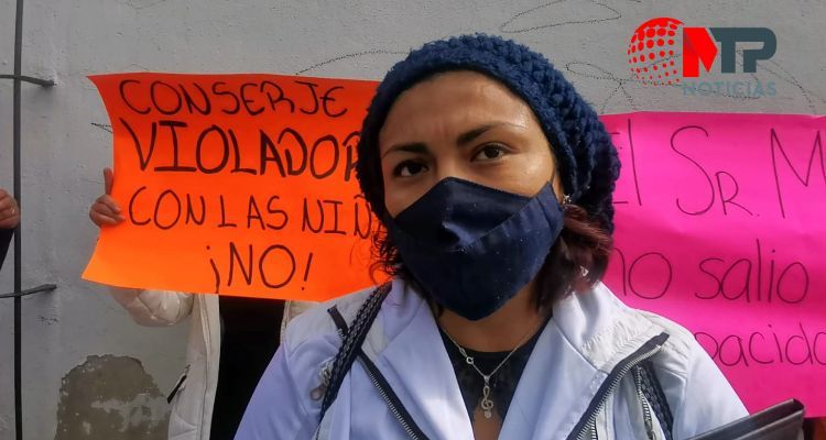 "Mi hija tiene traumas por ese maldito": otra mamá acusa de abuso sexual a conserje de kínder en Puebla