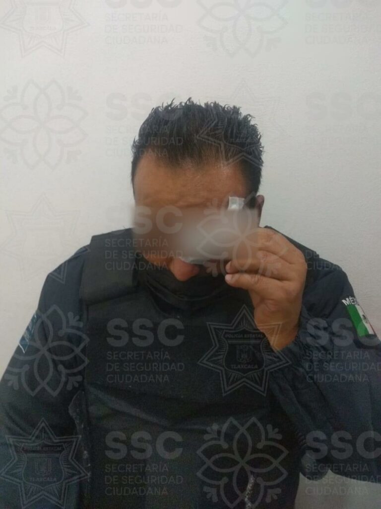 Normalistas se enfrentan con policias de Tlaxcala