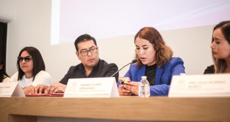Andrea, víctima de ataque con ácido en Puebla, denuncia que Fiscalía “perdió” videos de agresores