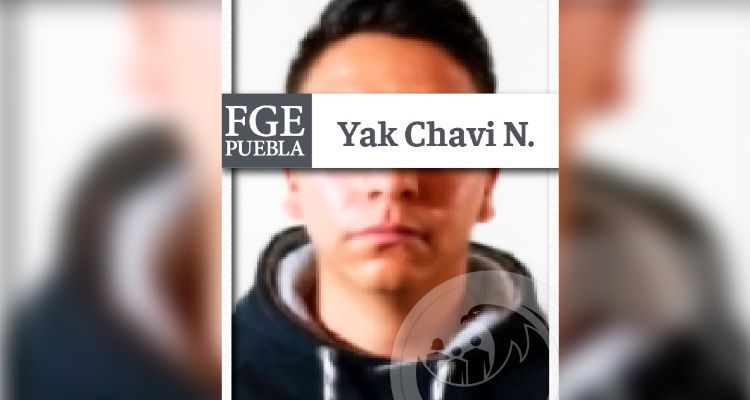 Detienen a Yak por corrupción de menores, pedía fotos a adolescente en Puebla