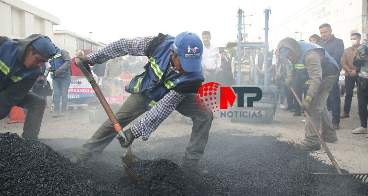 Gobierno de Eduardo Rivera invertirá 38.6 MDP para tapar 40 mil baches en Puebla