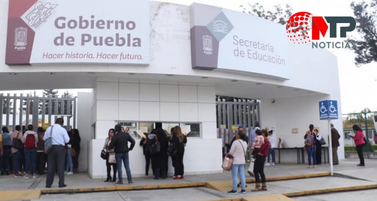 Maestros aumento de salarios en Puebla