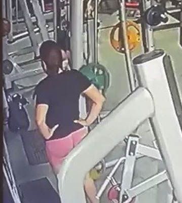mujeres protagonizan pelea en gimnasio por ganar un aparato