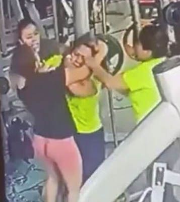 mujeres protagonizan pelea en gimnasio por ganar un aparato